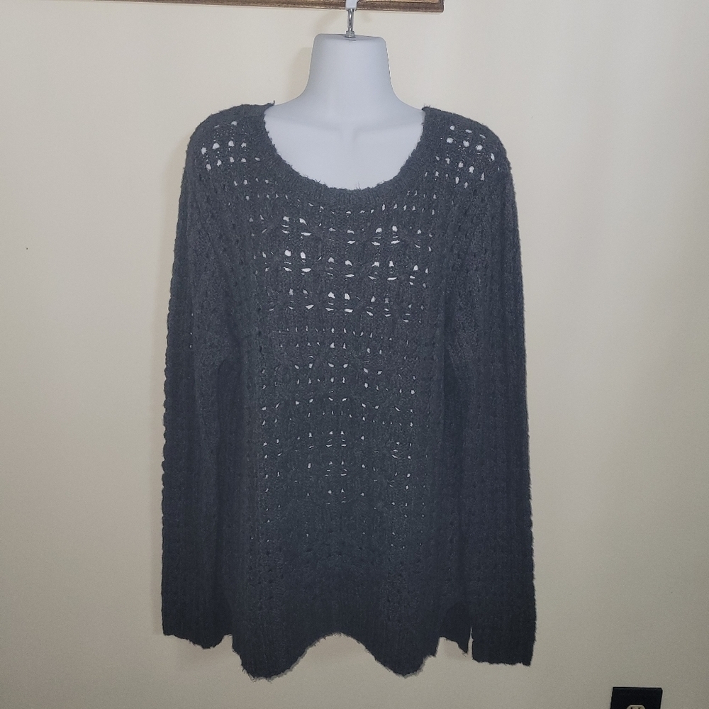 Coco + Carmen Cozy Gray Women's Sweater Size L/XL